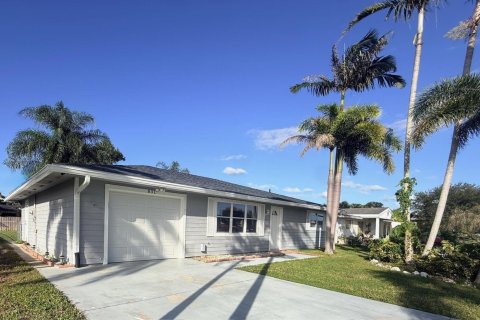 Villa ou maison à vendre à Port St. Lucie, Floride: 2 chambres, 110 m2 № 2426194 - photo 3