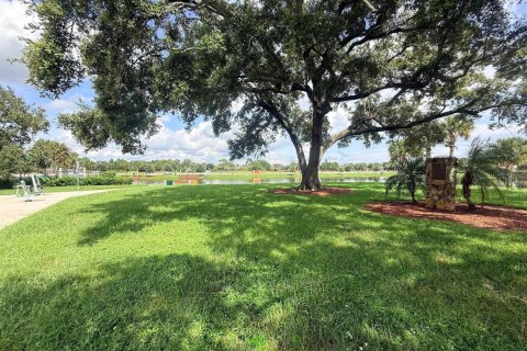 Villa ou maison à vendre à Port St. Lucie, Floride: 2 chambres, 110 m2 № 2426194 - photo 30