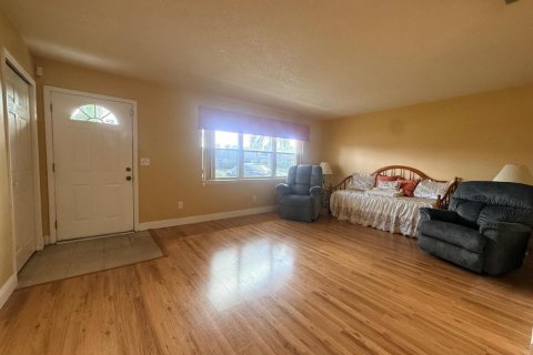 Villa ou maison à vendre à Port St. Lucie, Floride: 2 chambres, 110 m2 № 2426194 - photo 5