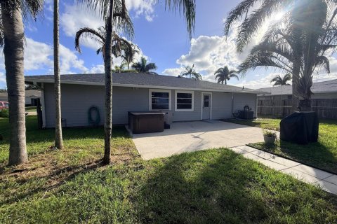 Villa ou maison à vendre à Port St. Lucie, Floride: 2 chambres, 110 m2 № 2426194 - photo 23