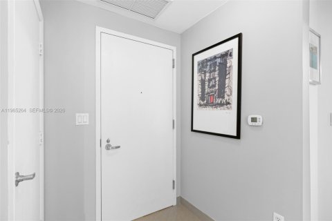 Condo in Miami, Florida, 1 bedroom  № 2026921 - photo 18