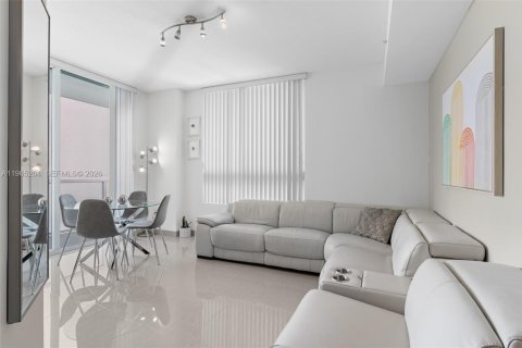 Condo in Miami, Florida, 1 bedroom  № 2026921 - photo 8