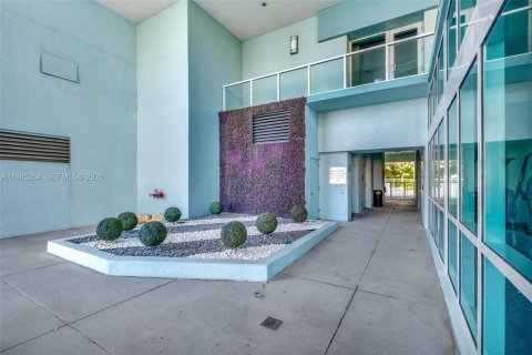 Condo in Miami, Florida, 1 bedroom  № 2026921 - photo 27