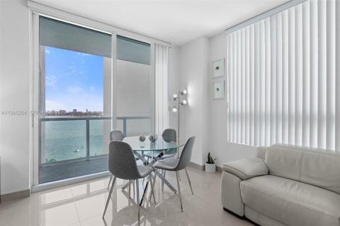 Condo in Miami, Florida, 1 bedroom  № 2026921 - photo 2