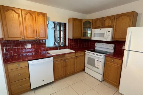 Condominio en venta en North Miami Beach, Florida, 1 dormitorio, 75.44 m2 № 1738712 - foto 8