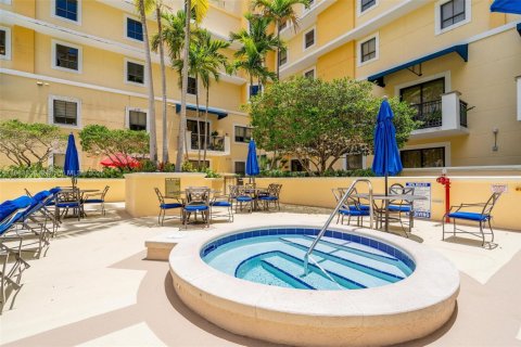 Купить кондоминиум в Майами, Флорида 1 комната, 101.64м2, № 1930423 - фото 30