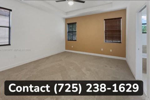 Villa ou maison à louer à Tamarac, Floride: 3 chambres, 171.13 m2 № 2066487 - photo 4