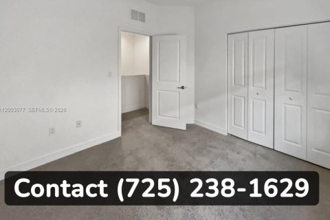 Villa ou maison à louer à Tamarac, Floride: 3 chambres, 171.13 m2 № 2066487 - photo 10