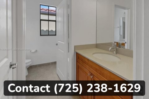 Villa ou maison à louer à Tamarac, Floride: 3 chambres, 171.13 m2 № 2066487 - photo 7