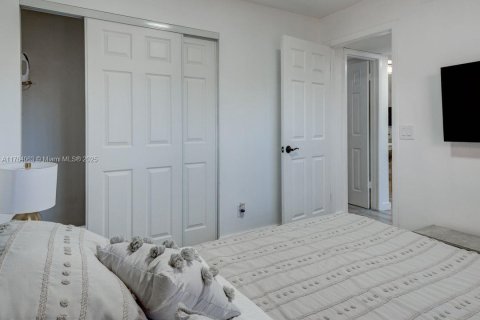 Condo in Sunrise, Florida, 2 bedrooms  № 1864994 - photo 16
