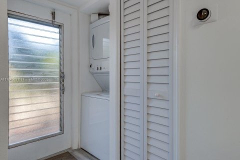Condo in Sunrise, Florida, 2 bedrooms  № 1864994 - photo 6