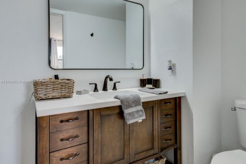Condo in Sunrise, Florida, 2 bedrooms  № 1864994 - photo 15