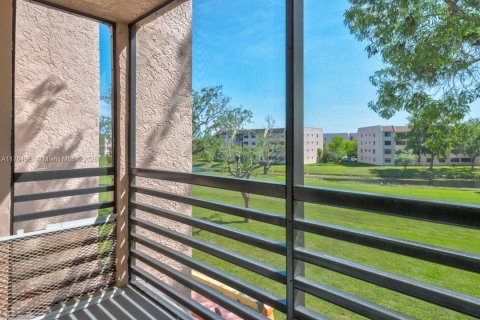 Condo in Sunrise, Florida, 2 bedrooms  № 1864994 - photo 20