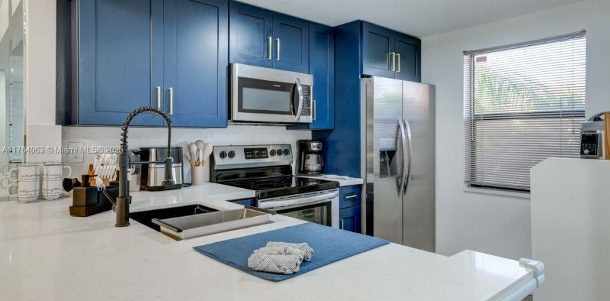 Condo in Sunrise, Florida, 2 bedrooms  № 1864994