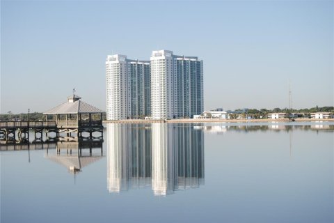 Condominio en Holly Hill, Florida, 3 dormitorios  № 2105685