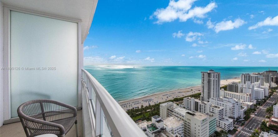 Studio à Condo à Miami Beach, Floride № 1946596