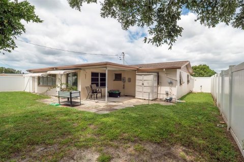 House in Holiday, Florida 2 bedrooms, 111.48 sq.m. № 1902066 - photo 24