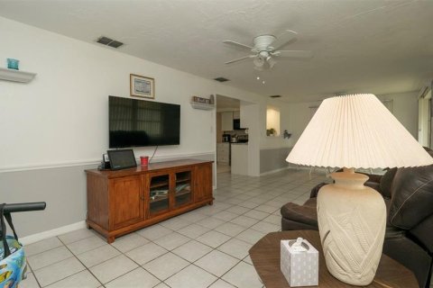 House in Holiday, Florida 2 bedrooms, 111.48 sq.m. № 1902066 - photo 13
