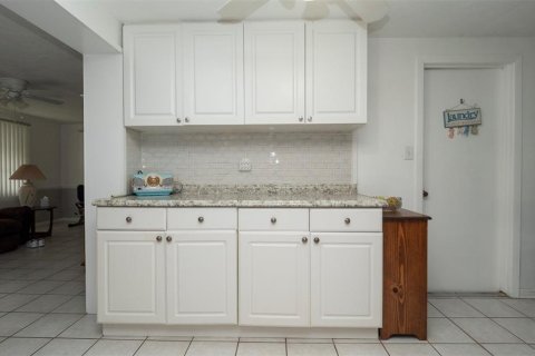 House in Holiday, Florida 2 bedrooms, 111.48 sq.m. № 1902066 - photo 9