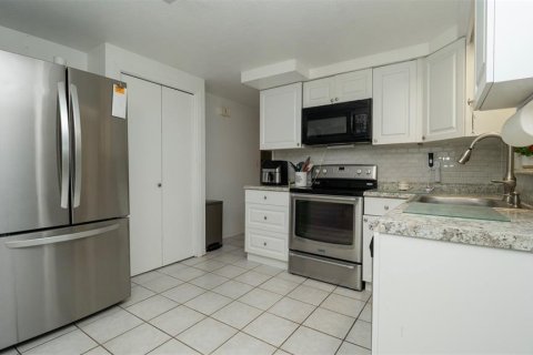 House in Holiday, Florida 2 bedrooms, 111.48 sq.m. № 1902066 - photo 8