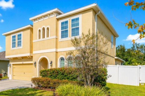 Casa en venta en Kissimmee, Florida, 4 dormitorios, 287.9 m2 № 2225676 - foto 3