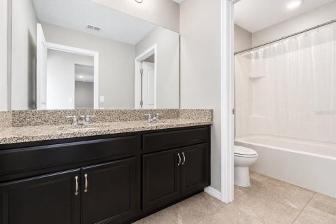 Casa en venta en Kissimmee, Florida, 4 dormitorios, 287.9 m2 № 2225676 - foto 24