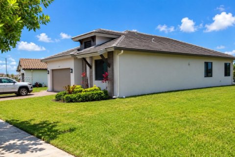 House in Ave Maria, Florida 4 bedrooms № 2074944 - photo 11