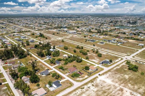 Terreno en venta en Cape Coral, Florida № 1194609 - foto 4