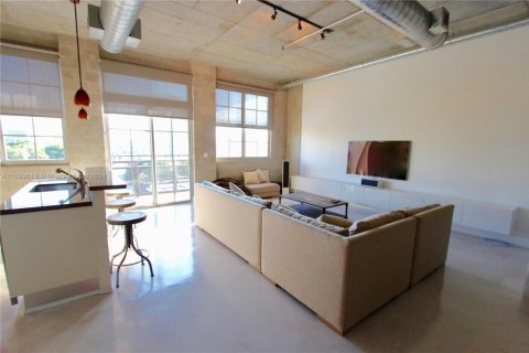 Condo in Fort Lauderdale, Florida, 1 bedroom  № 1455465 - photo 2