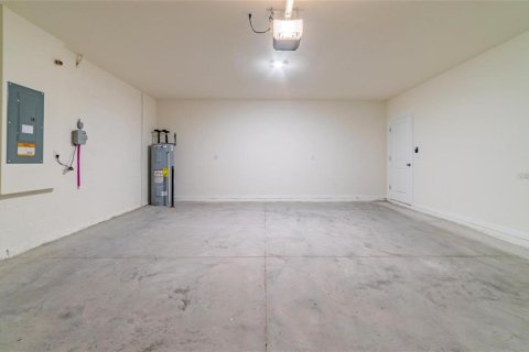 House in Wesley Chapel, Florida 3 bedrooms, 182.18 sq.m. № 2238349 - photo 15
