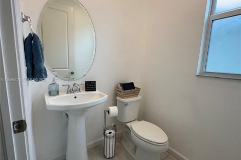 Купить виллу или дом в Уэст-Палм-Бич, Флорида 3 спальни, 213.68м2, № 2025742 - фото 4