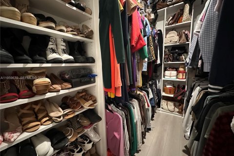 Купить виллу или дом в Уэст-Палм-Бич, Флорида 3 спальни, 213.68м2, № 2025742 - фото 22