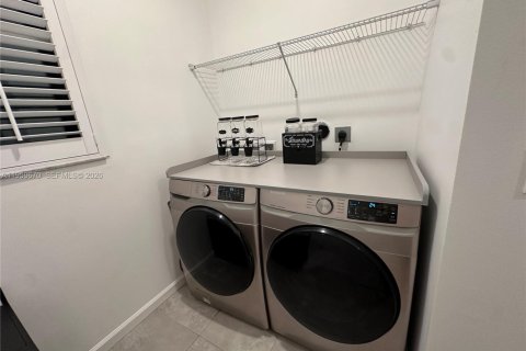 Купить виллу или дом в Уэст-Палм-Бич, Флорида 3 спальни, 213.68м2, № 2025742 - фото 25