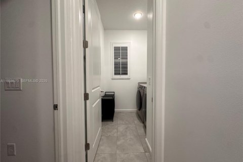 Купить виллу или дом в Уэст-Палм-Бич, Флорида 3 спальни, 213.68м2, № 2025742 - фото 23