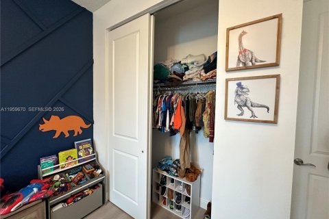 Купить виллу или дом в Уэст-Палм-Бич, Флорида 3 спальни, 213.68м2, № 2025742 - фото 16