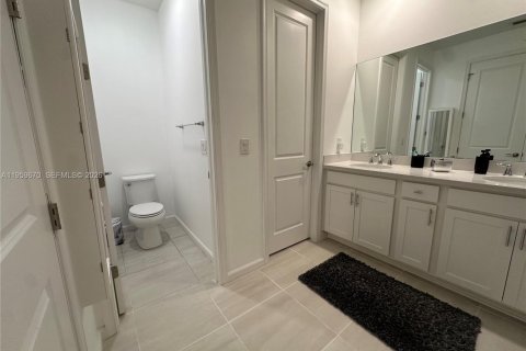 Купить виллу или дом в Уэст-Палм-Бич, Флорида 3 спальни, 213.68м2, № 2025742 - фото 20