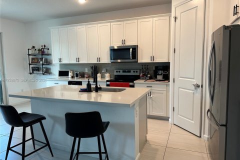 Купить виллу или дом в Уэст-Палм-Бич, Флорида 3 спальни, 213.68м2, № 2025742 - фото 6