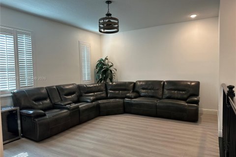 Купить виллу или дом в Уэст-Палм-Бич, Флорида 3 спальни, 213.68м2, № 2025742 - фото 10