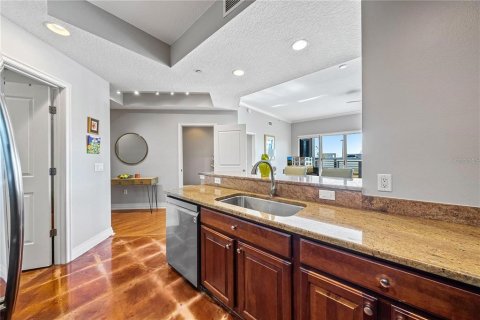 Condo in Tampa, Florida, 2 bedrooms  № 2223029 - photo 7