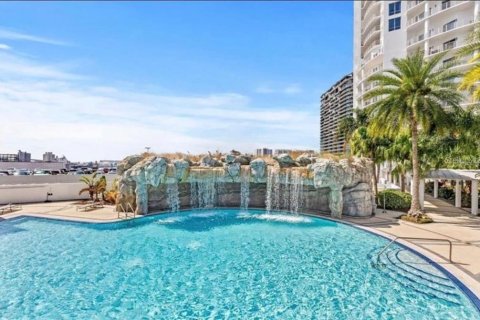 Condo in Tampa, Florida, 2 bedrooms  № 2223029 - photo 4