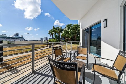 Condo in Tampa, Florida, 2 bedrooms  № 2223029 - photo 5