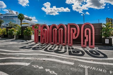 Condo in Tampa, Florida, 2 bedrooms  № 2223029 - photo 2