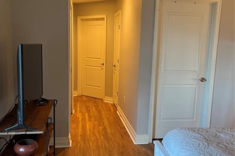 Condo in Tampa, Florida, 2 bedrooms  № 2223029 - photo 10