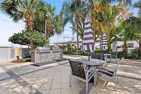 Condo in Tampa, Florida, 2 bedrooms  № 2223029 - photo 12