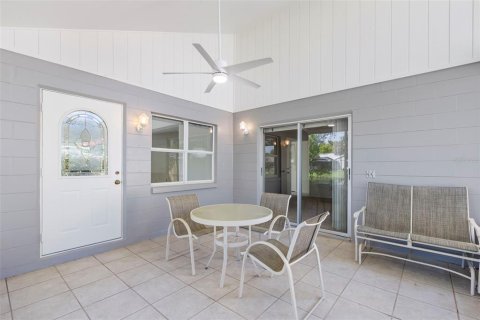 House in Saint Petersburg, Florida 3 bedrooms, 156.91 sq.m. № 2148776 - photo 14