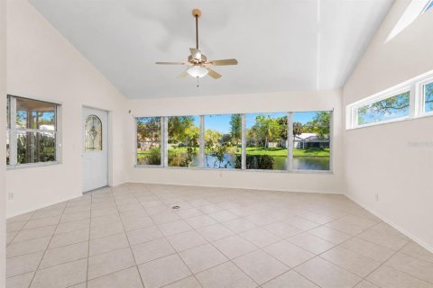 House in Saint Petersburg, Florida 3 bedrooms, 156.91 sq.m. № 2148776 - photo 20
