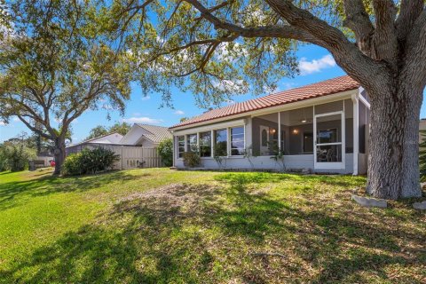 House in Saint Petersburg, Florida 3 bedrooms, 156.91 sq.m. № 2148776 - photo 18