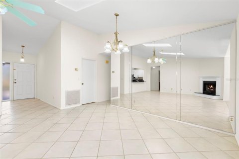 House in Saint Petersburg, Florida 3 bedrooms, 156.91 sq.m. № 2148776 - photo 21