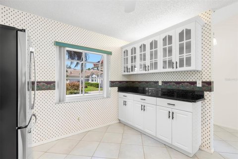 House in Saint Petersburg, Florida 3 bedrooms, 156.91 sq.m. № 2148776 - photo 24