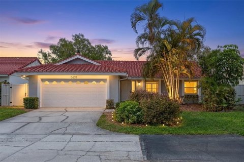 House in Saint Petersburg, Florida 3 bedrooms, 156.91 sq.m. № 2148776 - photo 2